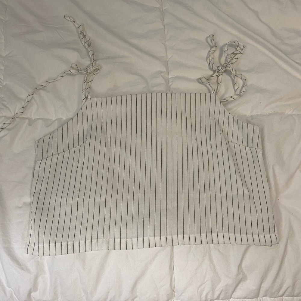 Cute brandy Melville black & white top